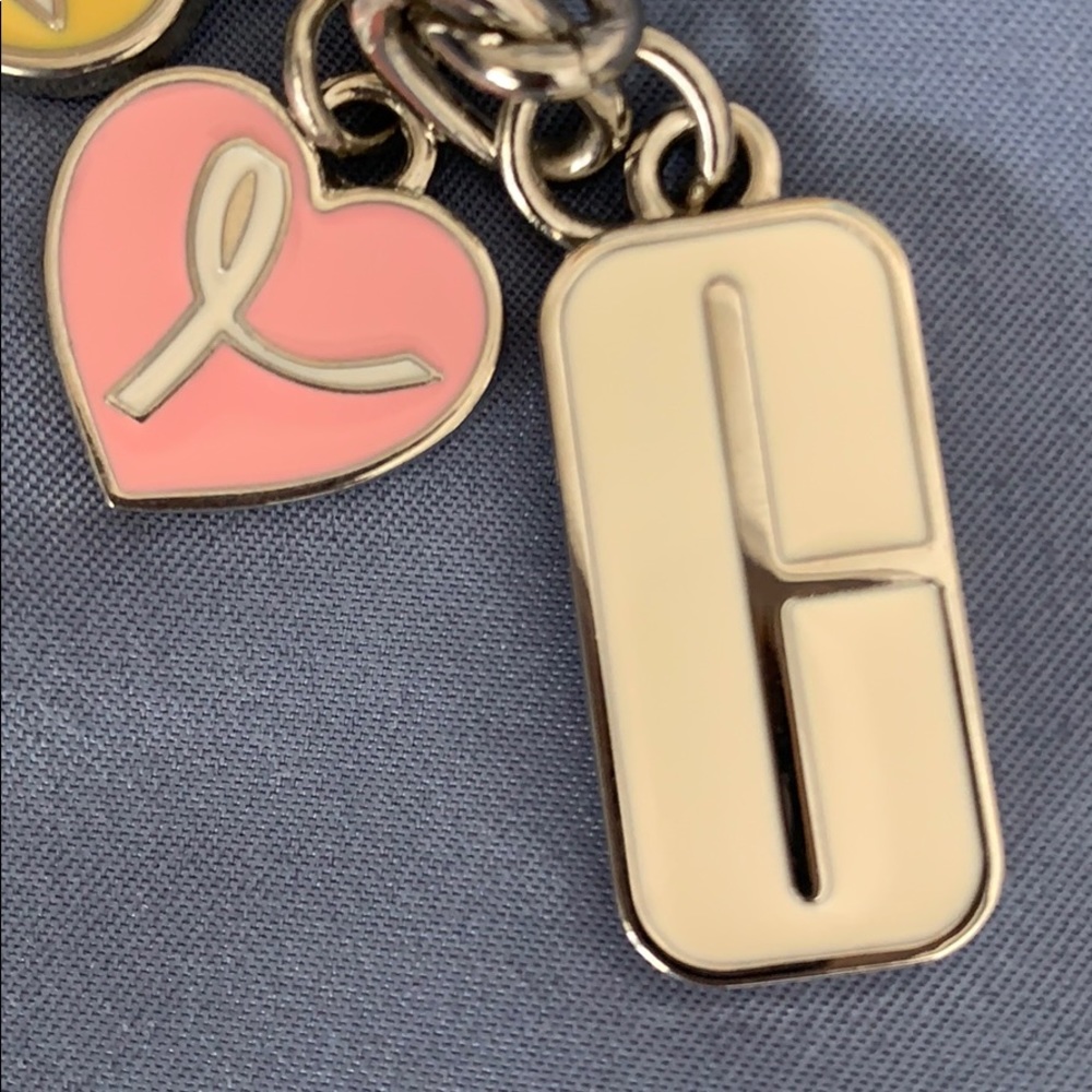 Clinique charm - Picture 2 of 5